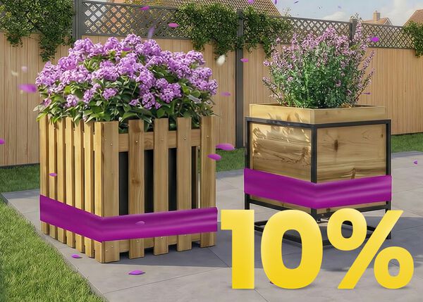 10 % de r&eacute;duction sur les articles de jardinage ; deux jardini&egrave;res en bois avec des fleurs violettes dans un jardin.
