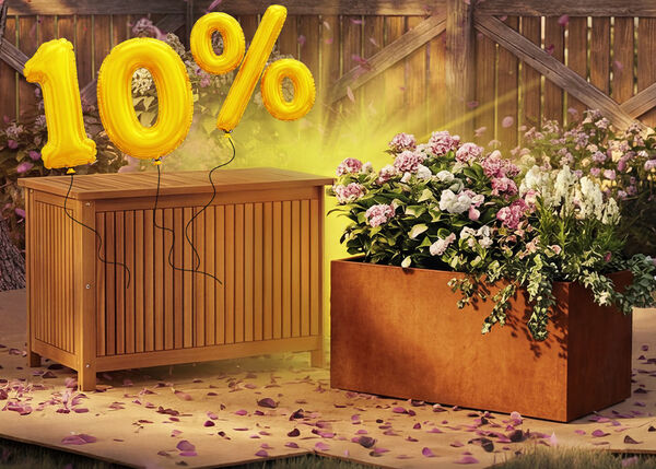 Coffre de rangement de jardin avec outils et jardini&egrave;re avec treillis et fleurs dans une cour arri&egrave;re, entour&eacute;s de confettis roses et de ballons dor&eacute;s &laquo; 10 % de r&eacute;duction &raquo;, mettant en avant une vente saisonni&egrave;re sur le rangement de jardin et les jardini&egrave;res.