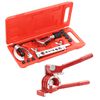 Bo&icirc;te &agrave; outils avec une pince &agrave; cintrer