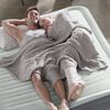 Intex Matelas pneumatique avec pompe int&eacute;gr&eacute;e PremAire 64906