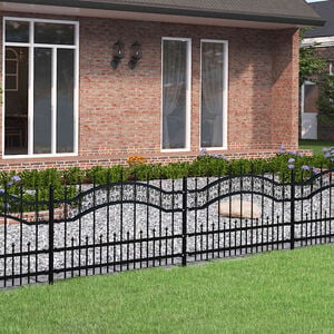 vidaXL Cl&ocirc;ture de jardin avec dessus en forme de lance, noire, 240 x 75 cm, acier thermolaqu&eacute;